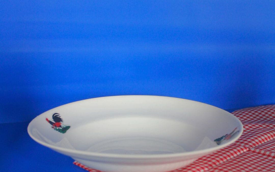 Piring Ayam Jago Plastik